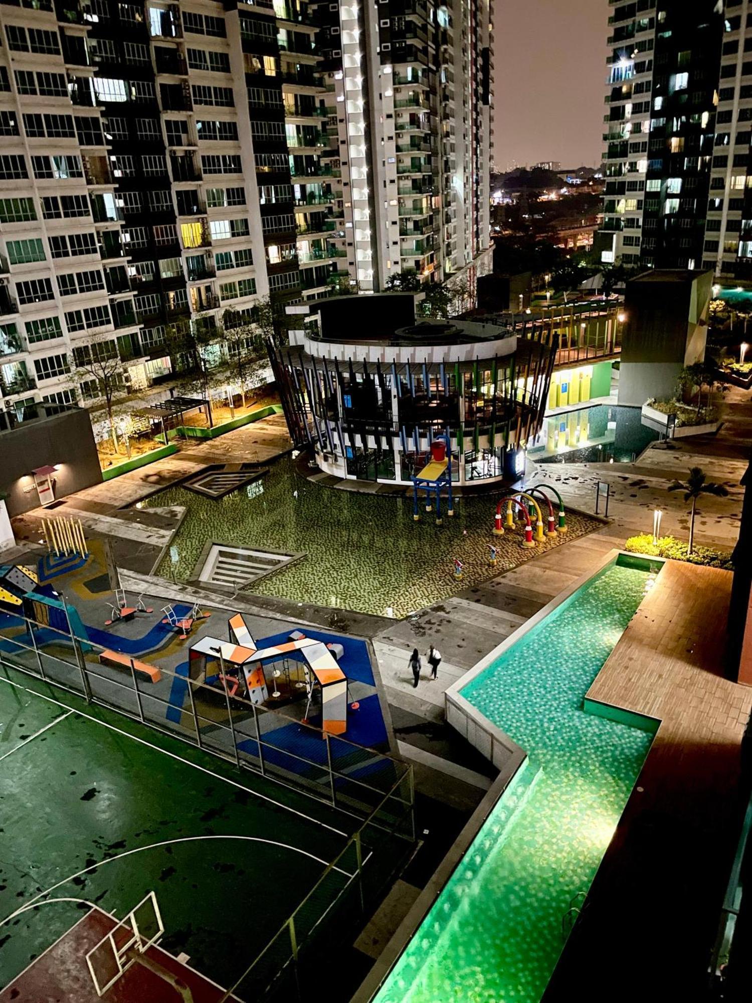Cosmo Maison Damansara Damai Exterior foto