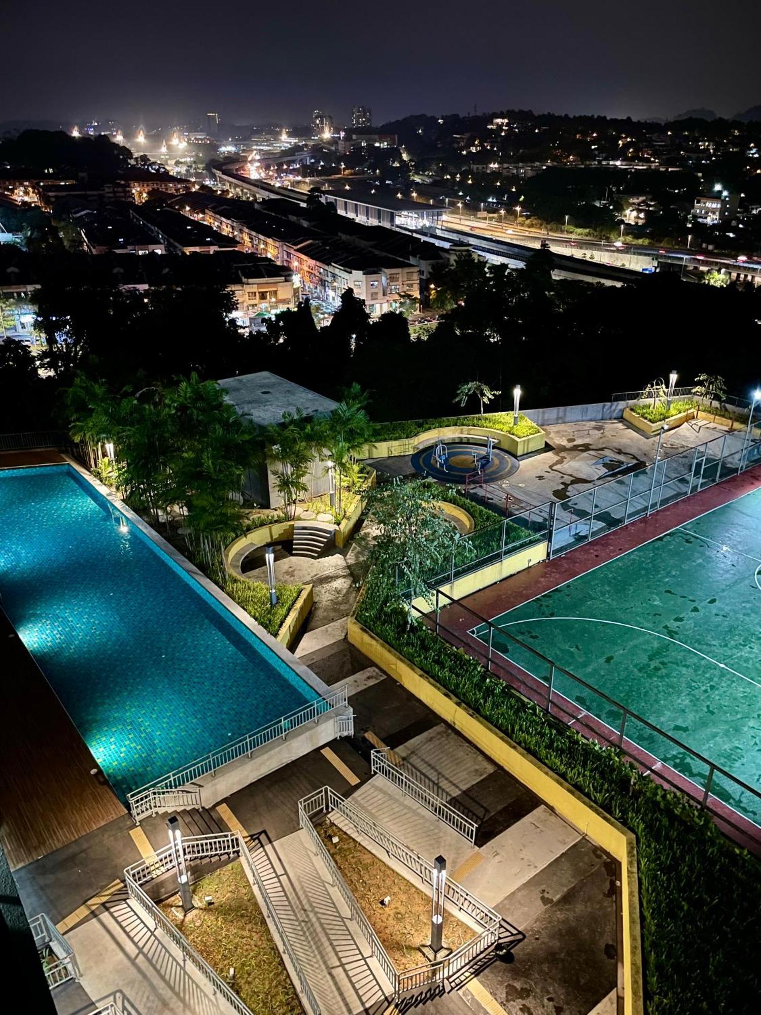 Cosmo Maison Damansara Damai Exterior foto